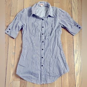 Sugar Tart Tunic Length Button Down Shirt. Size Medium.